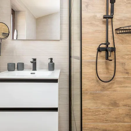 In Fa Ana Near Valbandon