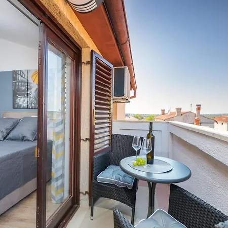 In Fa Ana Near Valbandon Appartement *