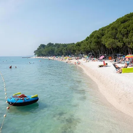 In Fa Ana Near Valbandon Appartement *